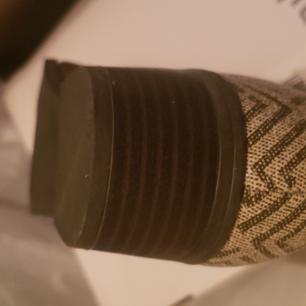 NIB Liz Claiborne Women's Stacked Heel Booties - Picture 7 of 7